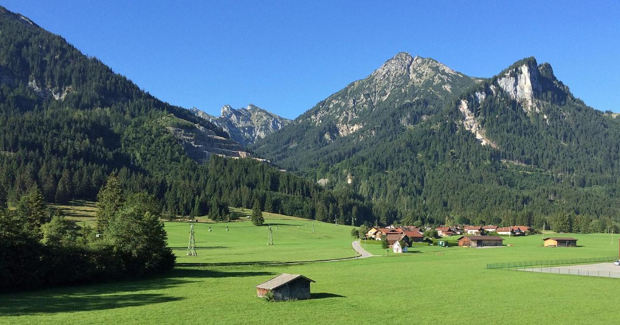 Alpenchalet Vils Tirol Bagian luar foto